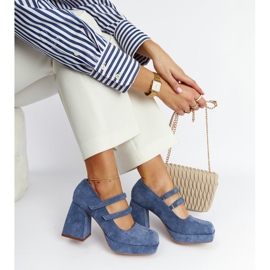 Zapatos de salón azules de Cher con un enorme tacón en bloque 1