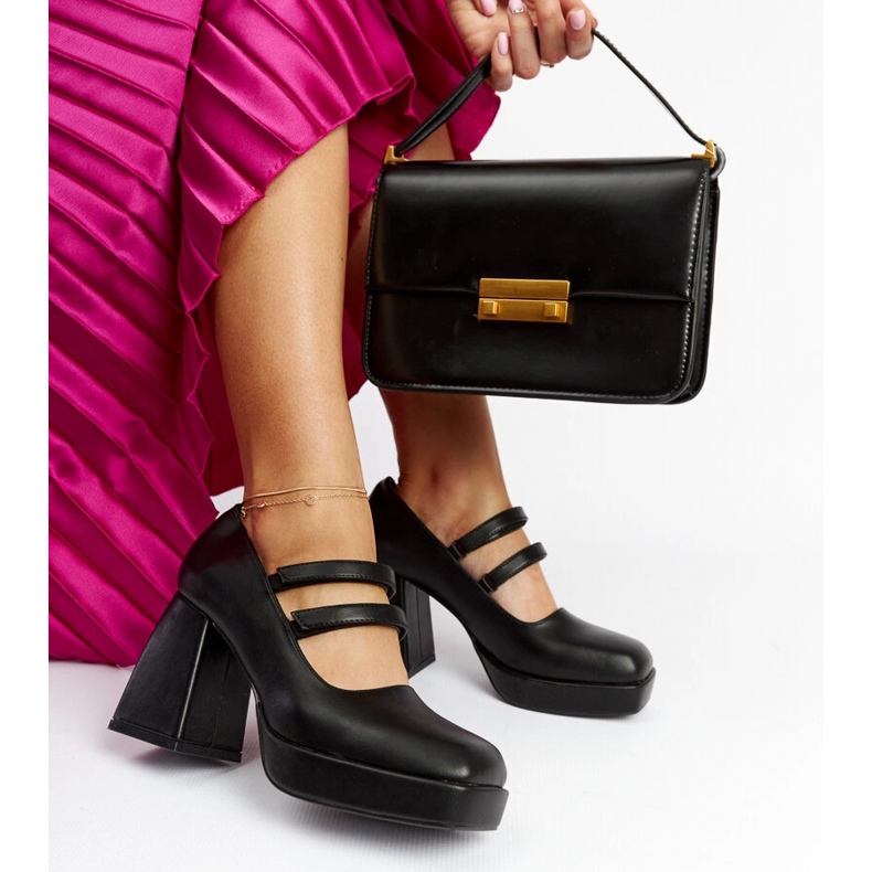 Zapatos de salón Cher negros con tacón en bloque enorme 1 Zapatos de salón Cher negros con tacón en bloque enorme 1