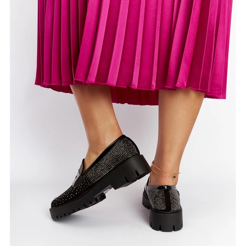 Mocasines negros decorados con pedrería Newport 1
