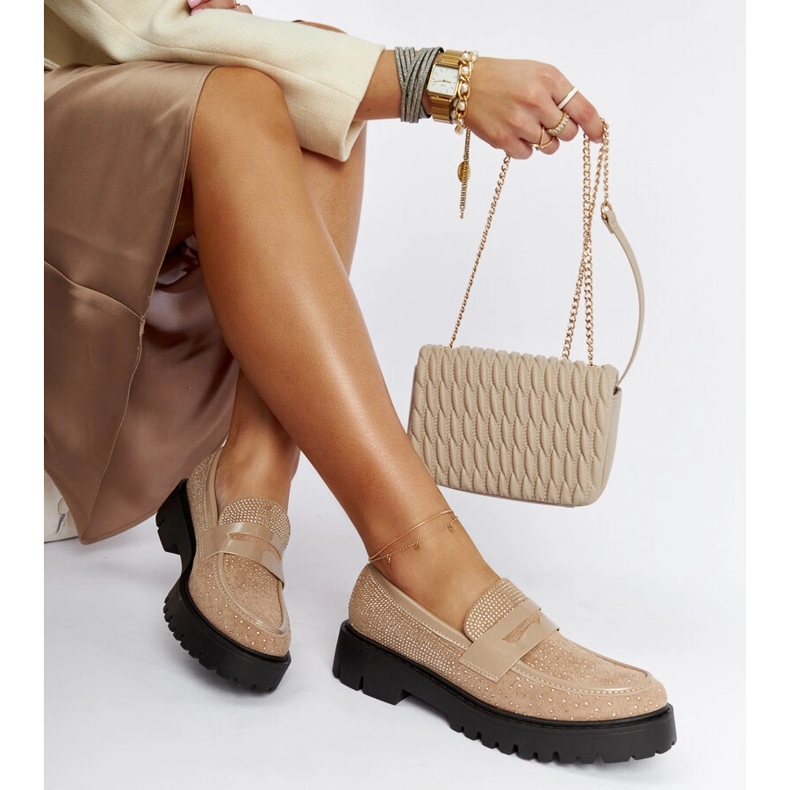 Mocasines beige decorados con pedrería Newport 1