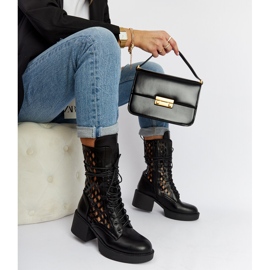 Botas tacón Visalia caladas negras negro 1