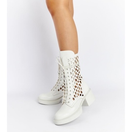 Botas tacón visalia caladas blancas blanco 2