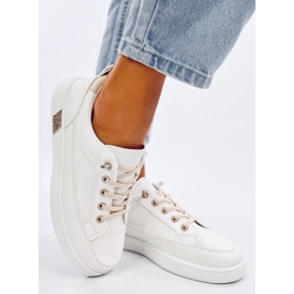 Stocks Zapatillas beige de mujer. blanco 3