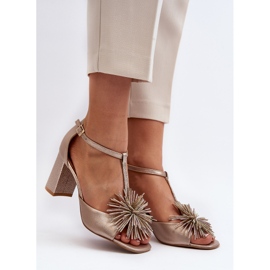 Sandalias de piel con tacón alto y decoración Laura Messi 2758 Oro dorado 4