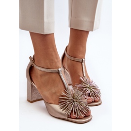 Sandalias de piel con tacón alto y decoración Laura Messi 2758 Oro dorado 7