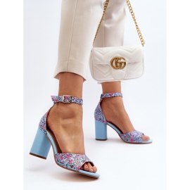 Sandalias tacón flores azules Vitamella 4