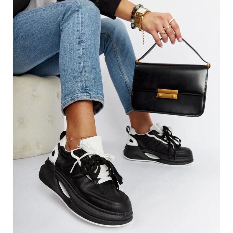 Zapatillas Galdino en blanco y negro. 2