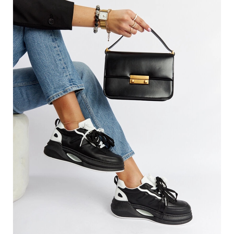 Zapatillas Galdino en blanco y negro. 1