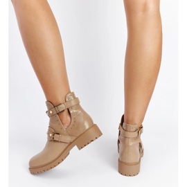Botines beige con cutie y perlas Asker 2