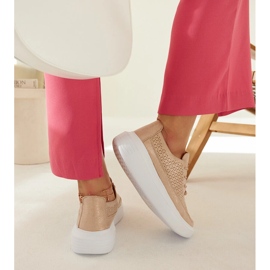 Las zapatillas doradas con plataforma de Lori dorado 5