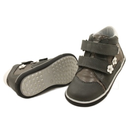 Zapatos de cuero para niñas con flores blancas 91904 gris bartek 5