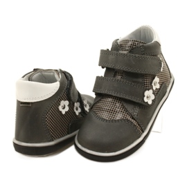 Zapatos de cuero para niñas con flores blancas 91904 gris bartek 4