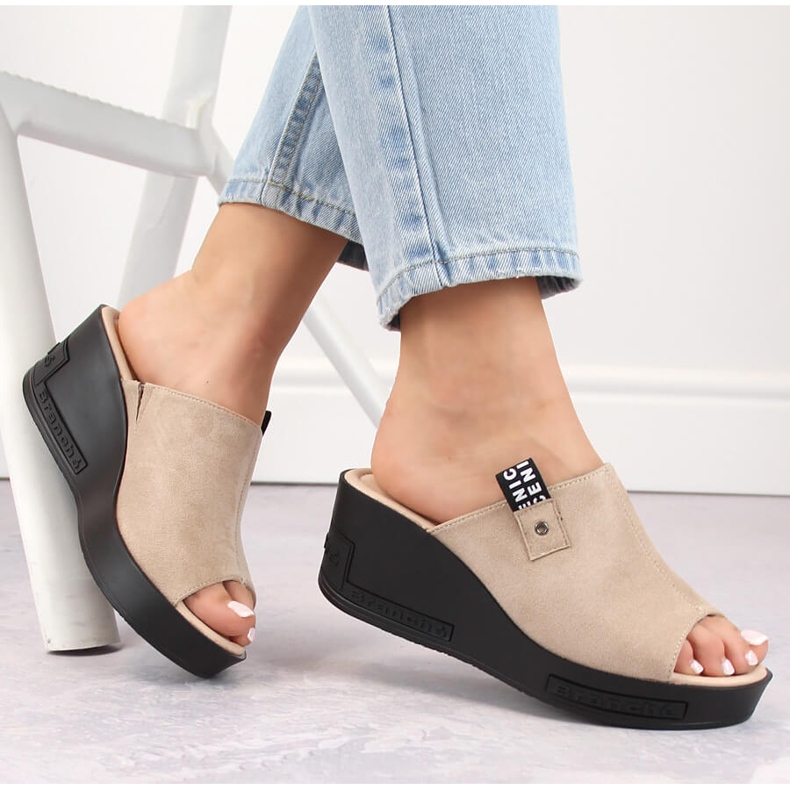 Pantuflas cuña mujer ante beige Vinceza 58291 1