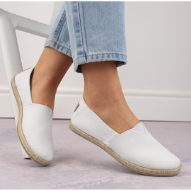 Alpargatas slip-on de mujer blancas Potocki 16308 blanco 1