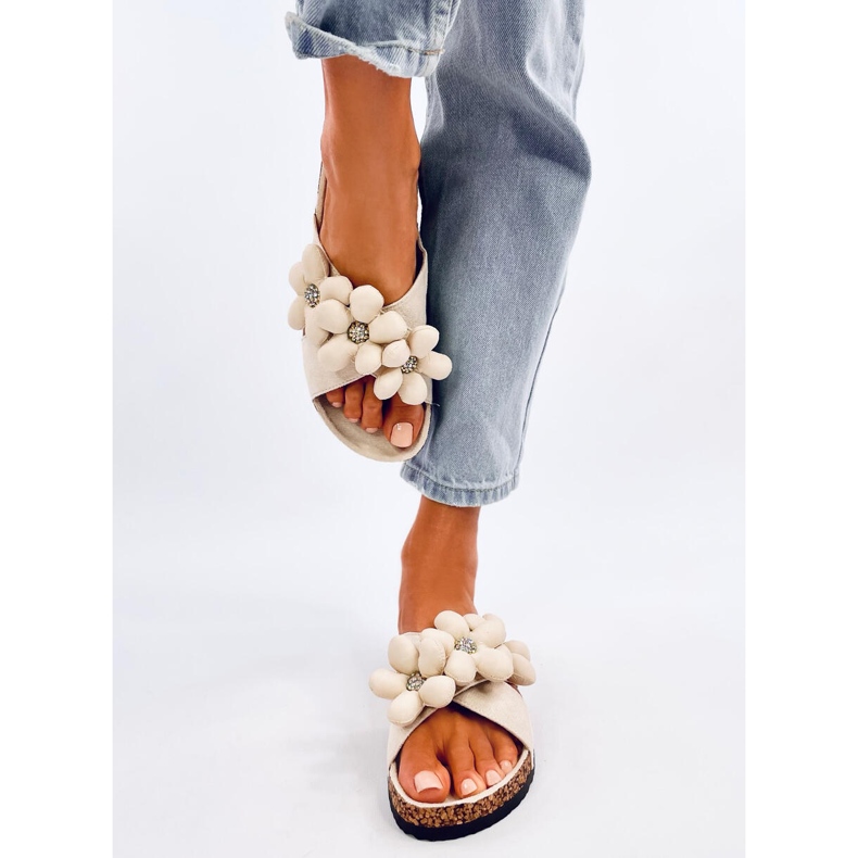 Charss Chanclas de corcho beige con flores cojín 1 Charss Chanclas de corcho beige con flores cojín 1