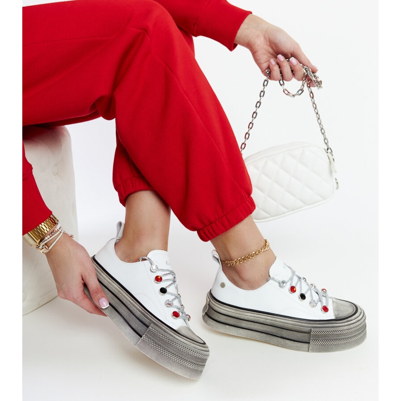 Zapatillas blancas con plataforma GOE NN2N4054. blanco 1