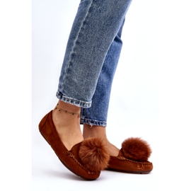 Mocasines de piel de camello femenino con pelaje y pompom marrón 1