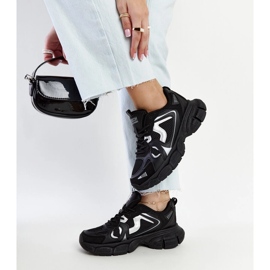 Zapatillas negras con suela jacobina masiva. negro 2
