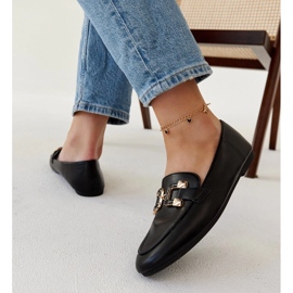 Mocasín negro con hebilla Comerio 3