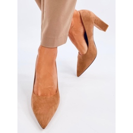 Zapatos de tacón de aguja color caqui de Verizon beige 1