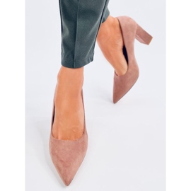 Zapatos de tacón de aguja color nude de Verizon rosado 2