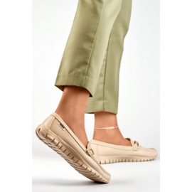 Cómodos mocasines mujer beige suave 4
