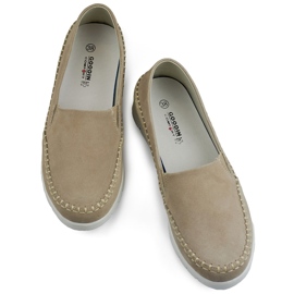 Zapatos cómodos de mujer fabricados en piel natural con suela plana. beige 1