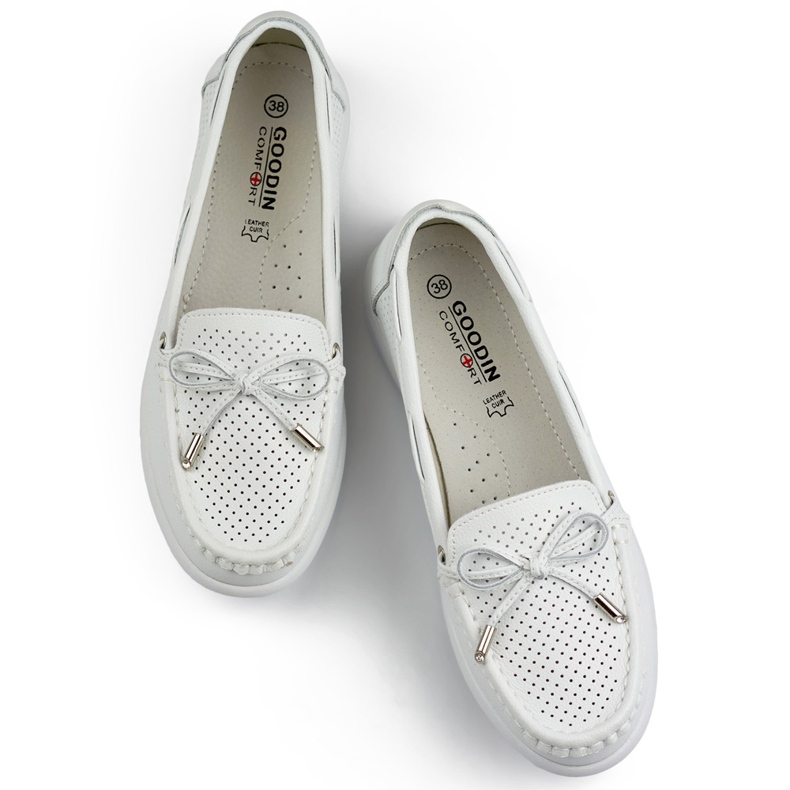 Mocasines de mujer calados en piel natural, zapatos de piel calados blancos 1