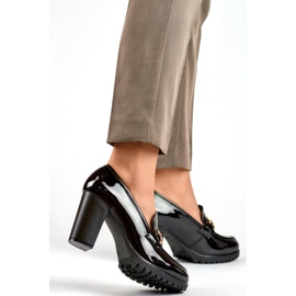 Zapatos de mujer de charol con tacón alto, salones de charol negro. 2