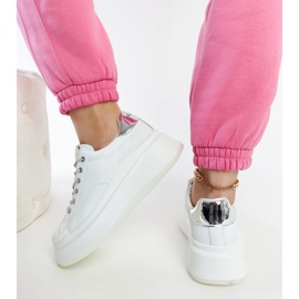 Zapatillas blancas con plataforma GOE NN2N4033. blanco 4