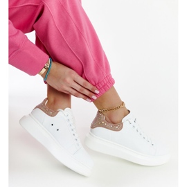 Zapatillas blancas con plataforma GOE JJ2N4051. blanco 1