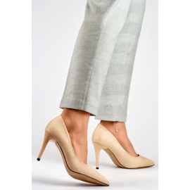 Zapatos de salón stilettos de ante beige 1