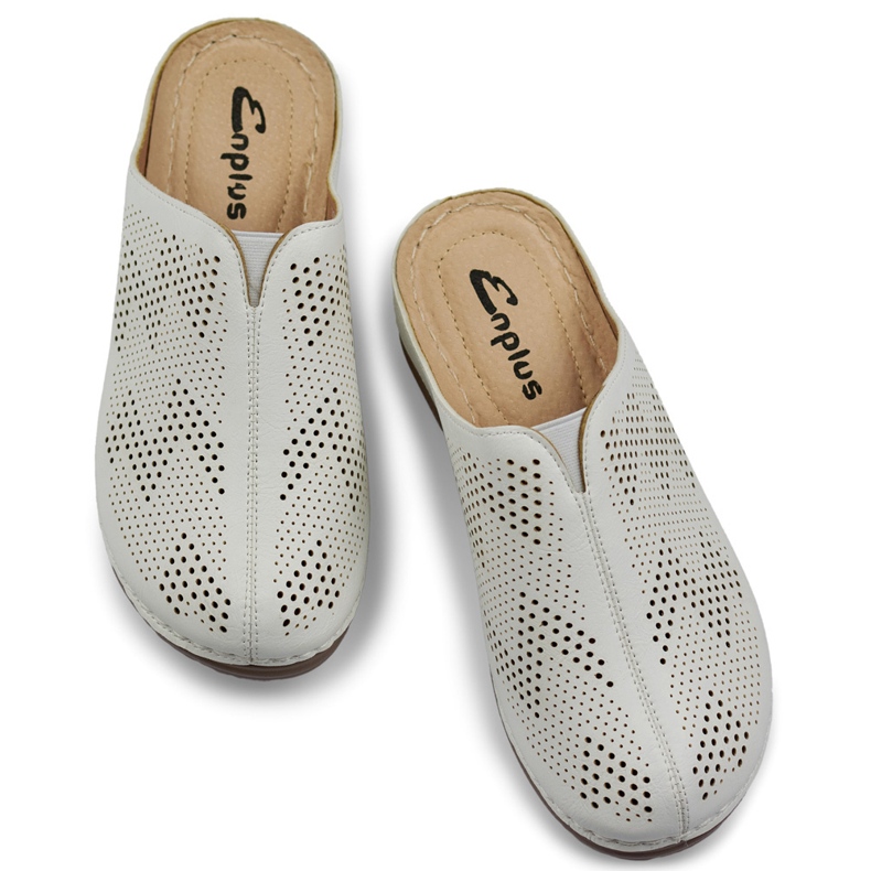 Chanclas sanitarias blancas para mujer con puntera cerrada. blanco 1