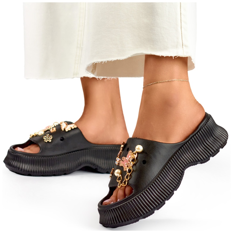 Chanclas de mujer de goma negras con adornos negro 1