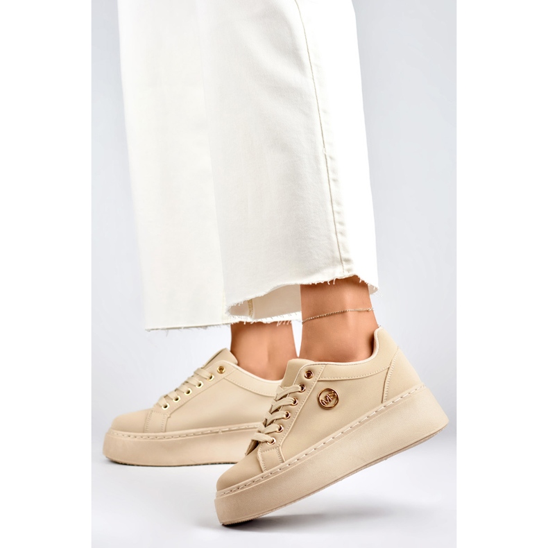 Deportivas beige de mujer con suela gruesa 2 Deportivas beige de mujer con suela gruesa 2