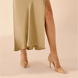 Marco Shoes Sutiles stilettos confeccionados en ante natural beige 5