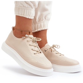 Zapatillas de mujer beige caladas Unassemia 10