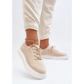 Zapatillas de mujer beige caladas Unassemia 4