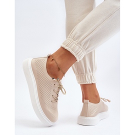Zapatillas de mujer beige caladas Unassemia 8