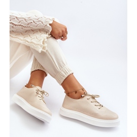 Zapatillas de mujer beige caladas Unassemia 9