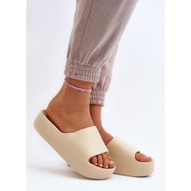 Chanclas Oreithano de mujer de color beige con suela gruesa 2