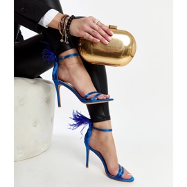 Sandalias azules con plumas de Adalgisio 1