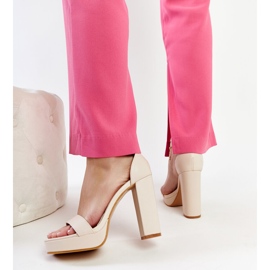 Sandalias de tacón beige de Nariman 3