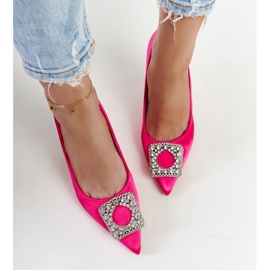 Tacones rosas con acabado satinado y pedrería Clemente rosado 4
