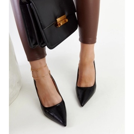 Stilettos Wines charol negro 4
