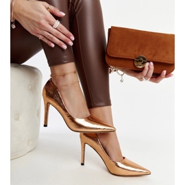 Vinos champagne charol stilettos dorado 1 Vinos champagne charol stilettos dorado 1
