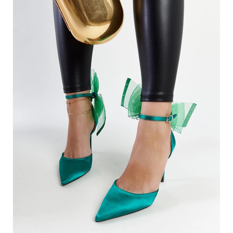 Tacones verdes con lazo de Ilaysa 1
