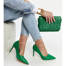 Tacones altos clásicos Yassira verdes 1 Tacones altos clásicos Yassira verdes 1