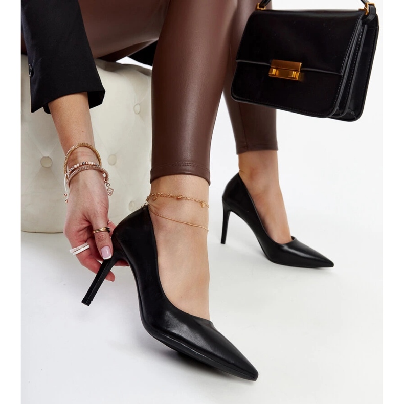 Tacones altos clásicos negros Yassira 1