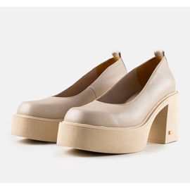 Zapatos de tacón de piel beige de Karino 1